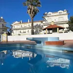 Διαμέρισμα Elegant 3-bed Family House With Large Pool Area Praia da Lourinhã