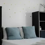 Elegant 3-bed Family House With Large Pool Area Διαμέρισμα *