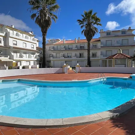 Elegant 3-bed Family House With Large Pool Area Διαμέρισμα Praia da Lourinhã