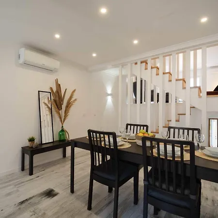 Elegant 3-bed Family House With Large Pool Area Διαμέρισμα Praia da Lourinhã