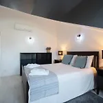 아파트 Elegant 3-bed Family House With Large Pool Area Praia da Lourinhã