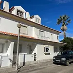 Elegant 3-bed Family House With Large Pool Area 아파트 Praia da Lourinhã