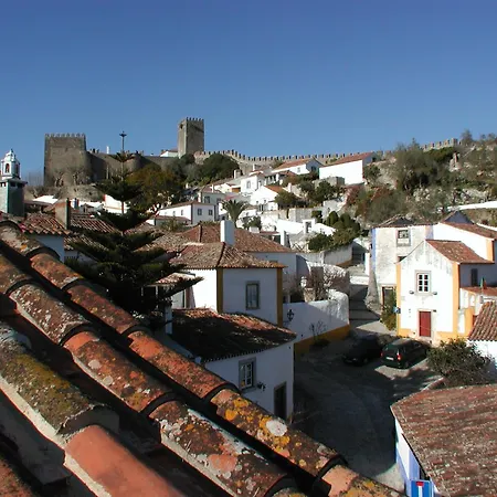 Elegant 3-bed Family House With Large Pool Area Hébergement de vacances