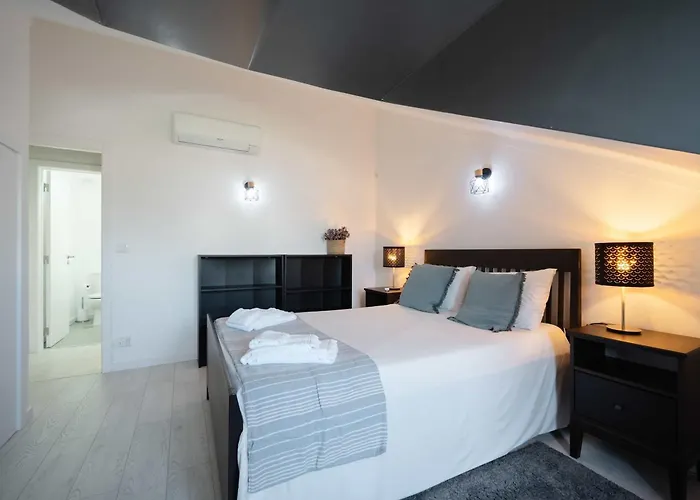 Appartamento Elegant 3-bed Family House With Large Pool Area Praia da Lourinhã